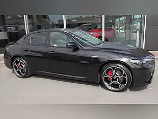 Used 2025 Alfa Romeo Giulia Veloce Black - Interior and Exterior details 4