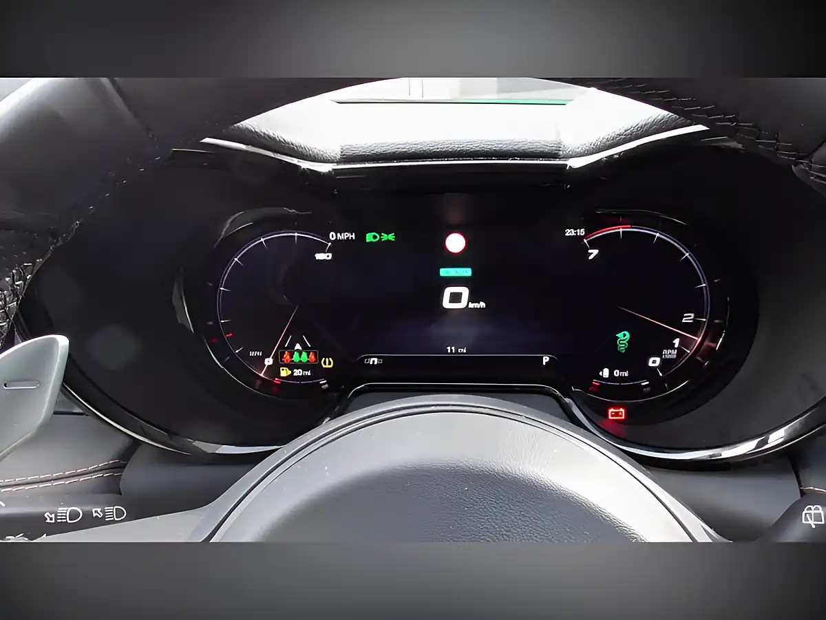Used 2025 Alfa Romeo Tonale Veloce Green - Interior and Exterior details 7