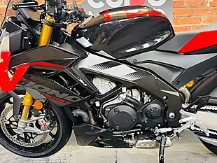 Used 2025 Aprilia Tuono 1100 V4 Factory Black - Interior and Exterior details 16