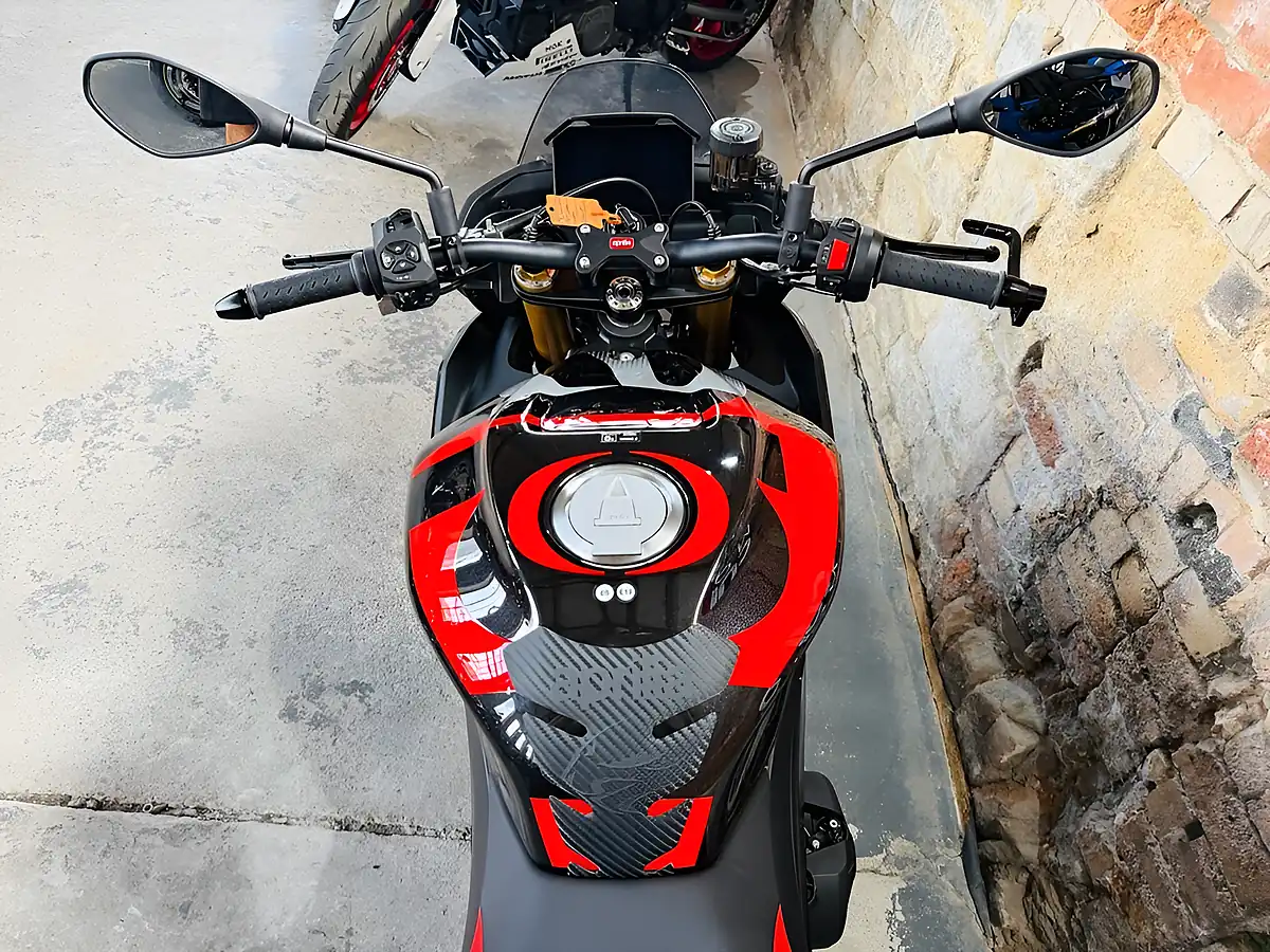 Used 2025 Aprilia Tuono 1100 V4 Factory Black - Interior and Exterior details 20