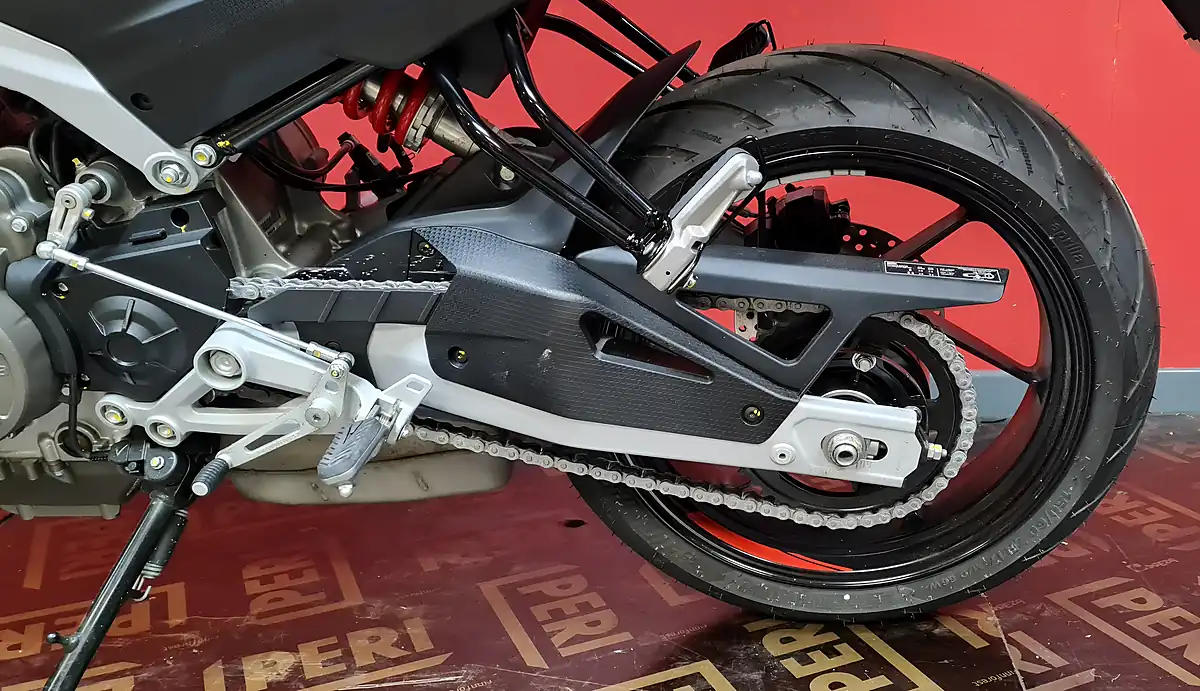 Used 2025 Aprilia Tuono 457 Piranha Red - Interior and Exterior details 11