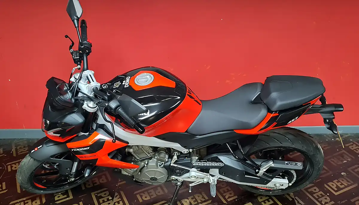 Used 2025 Aprilia Tuono 457 Piranha Red - Interior and Exterior details 13