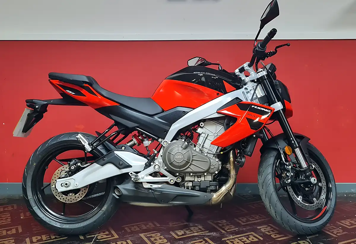 Used 2025 Aprilia Tuono 457 Piranha Red - Interior and Exterior details 3