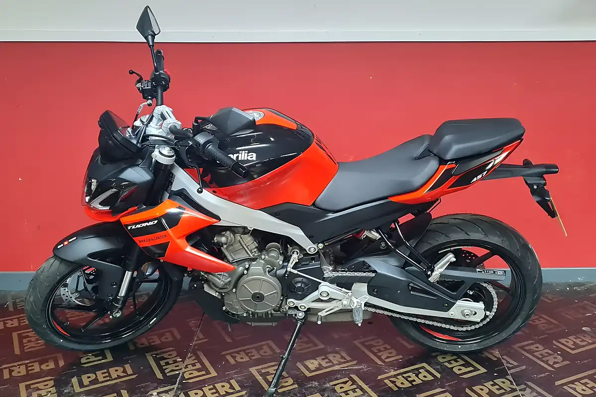 Used 2025 Aprilia Tuono 457 Piranha Red - Interior and Exterior details 4