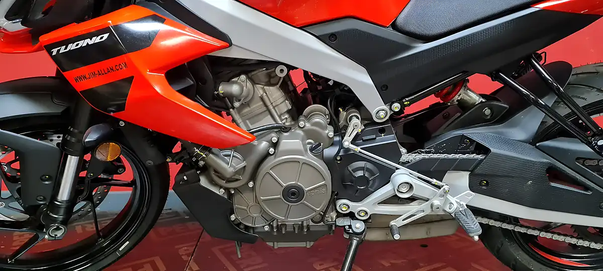 Used 2025 Aprilia Tuono 457 Piranha Red - Interior and Exterior details 6