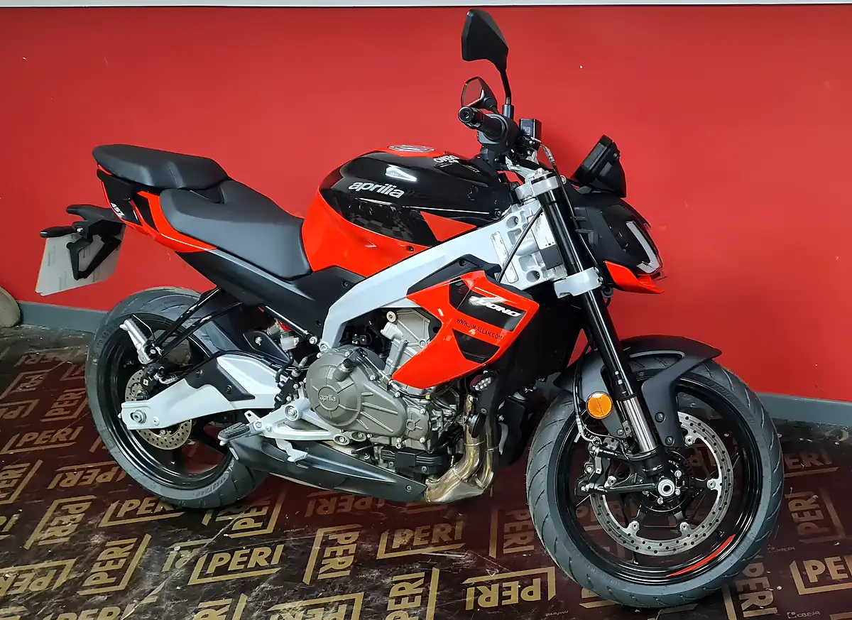 Used 2025 Aprilia Tuono 457 Piranha Red - Interior and Exterior details 9