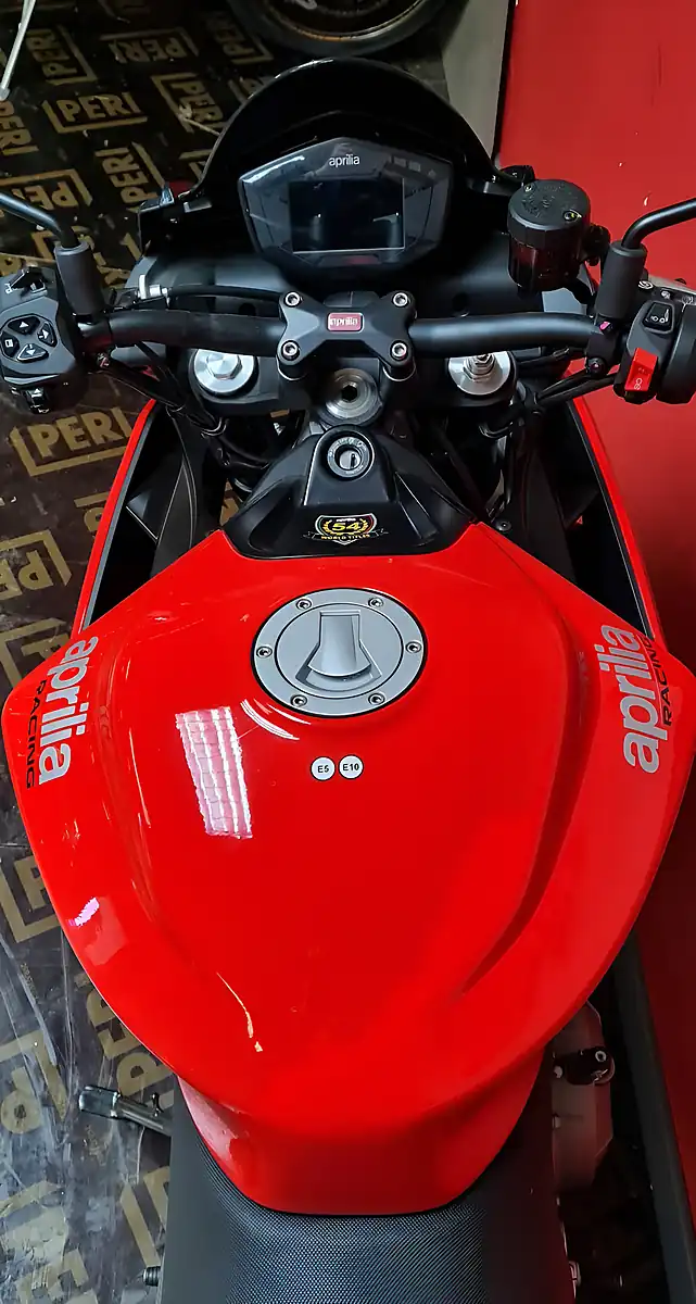 Used 2025 Aprilia Tuono 660 Red - Interior and Exterior details 10