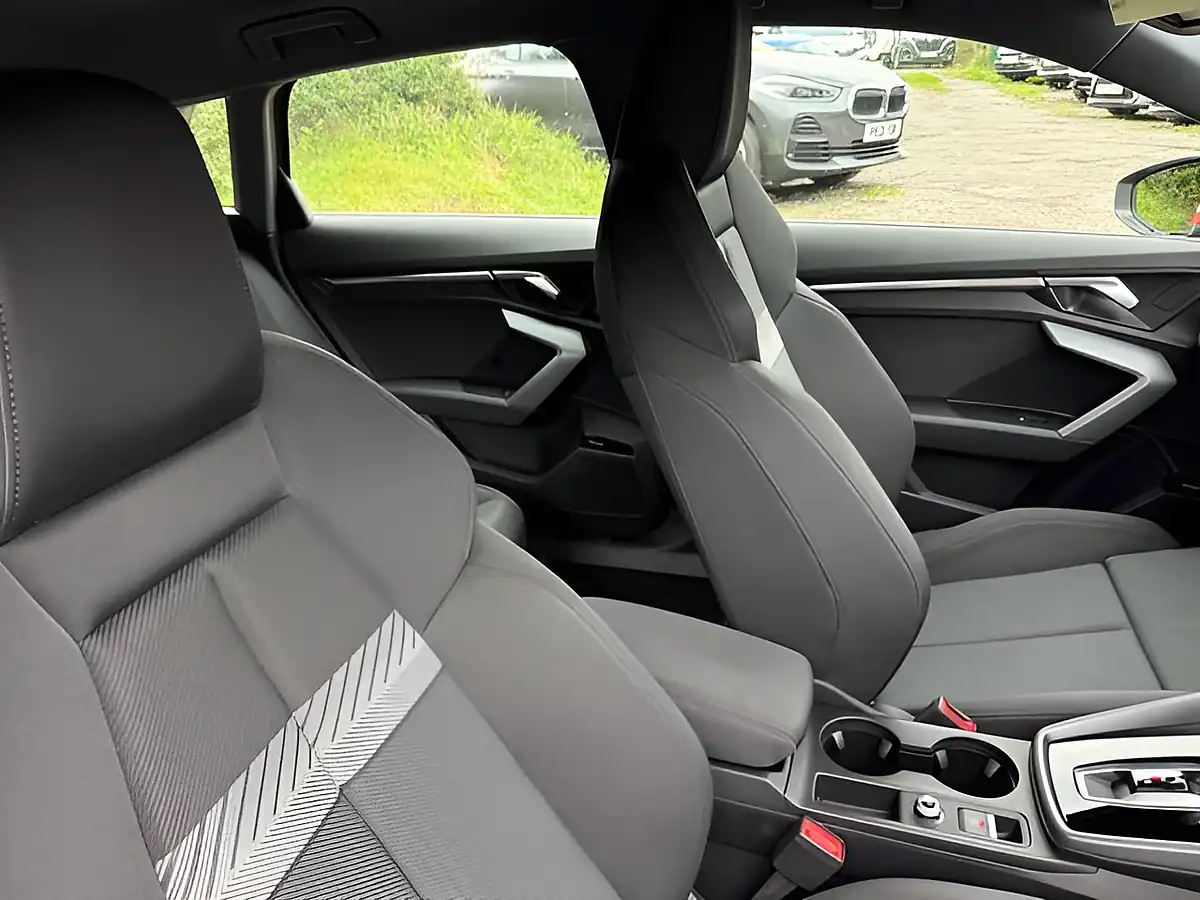 Used 2025 Audi A3 Sport Green - Interior and Exterior details 4