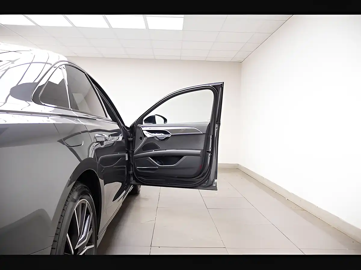 Used 2025 Audi A8 Black Edition Grey - Interior and Exterior details 18
