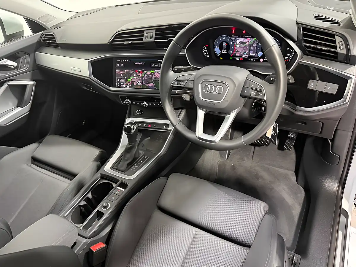Used 2025 Audi Q3 Sport White - Interior and Exterior details 11