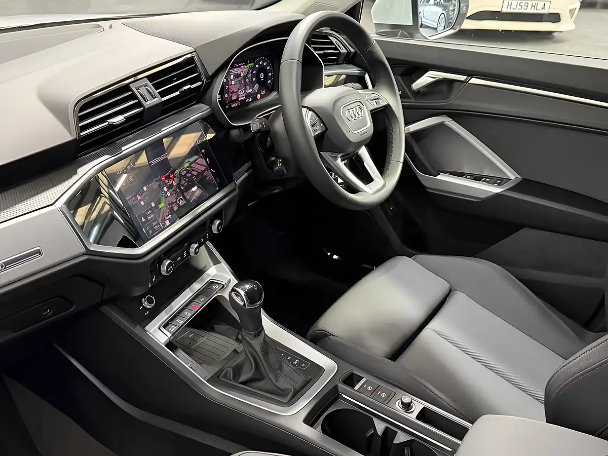 Used 2025 Audi Q3 Sport White - Interior and Exterior details 12