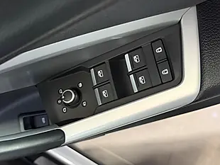Used 2025 Audi Q3 Sport White - Interior and Exterior details 18