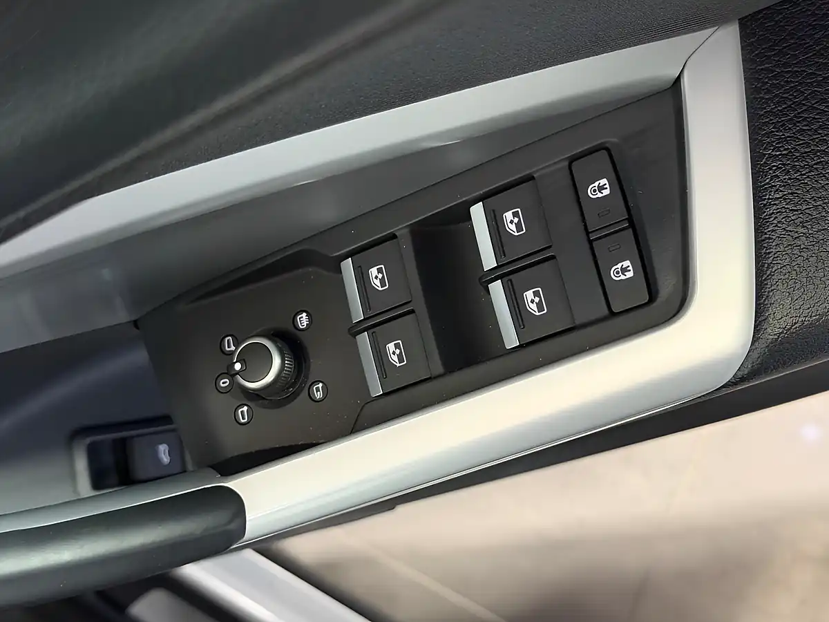 Used 2025 Audi Q3 Sport White - Interior and Exterior details 18
