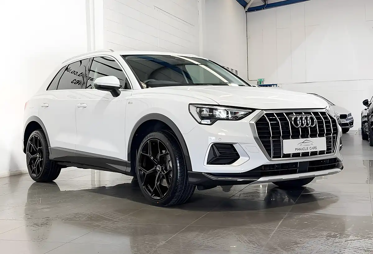 Used 2025 Audi Q3 Sport White - Interior and Exterior details 4