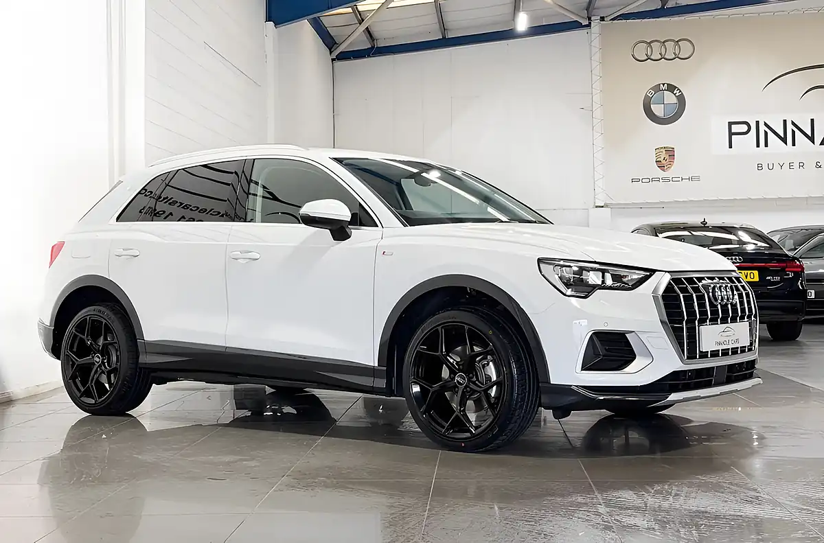 Used 2025 Audi Q3 Sport White - Interior and Exterior details 5
