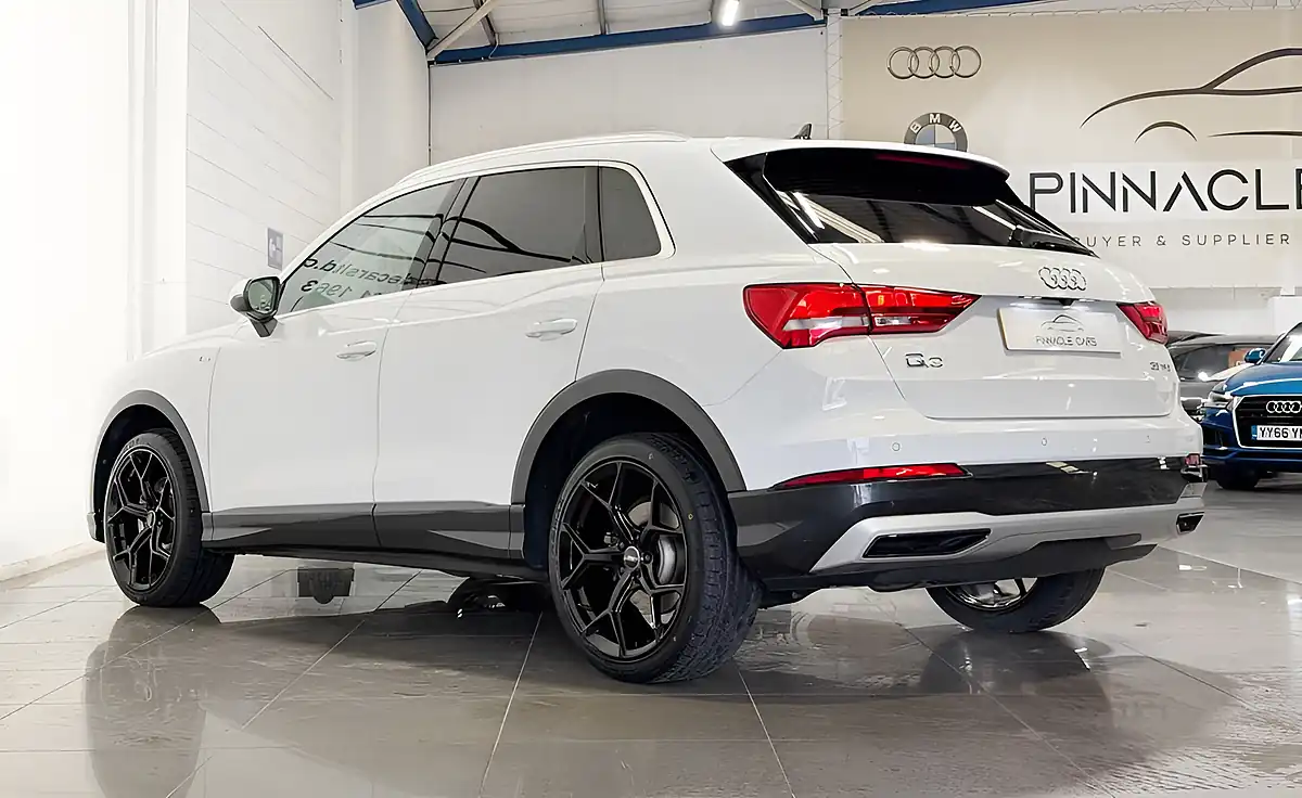 Used 2025 Audi Q3 Sport White - Interior and Exterior details 8