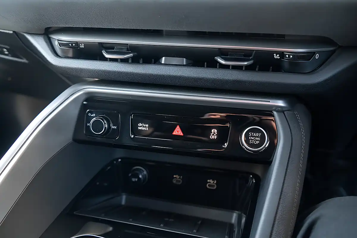 Used 2025 Audi Q5 S Line Volcano Grey - Interior and Exterior details 19