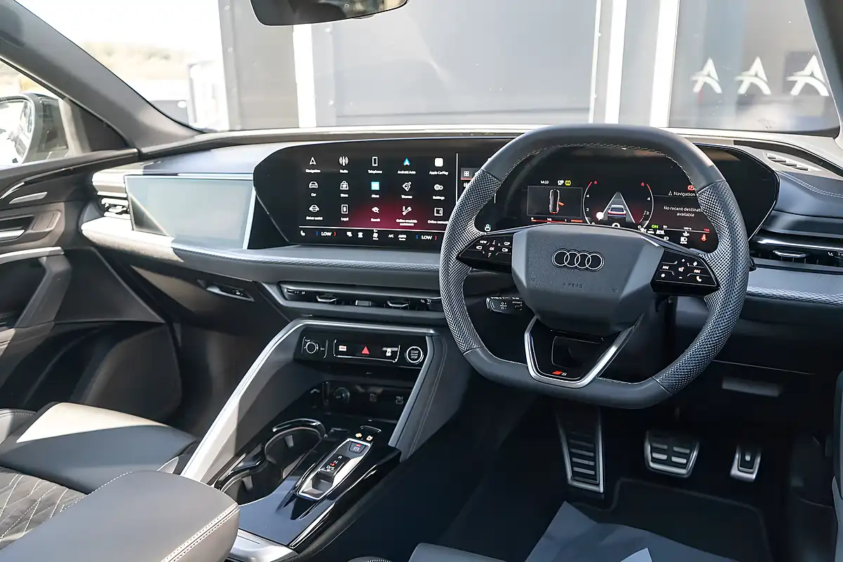 Used 2025 Audi Q5 S Line Volcano Grey - Interior and Exterior details 3