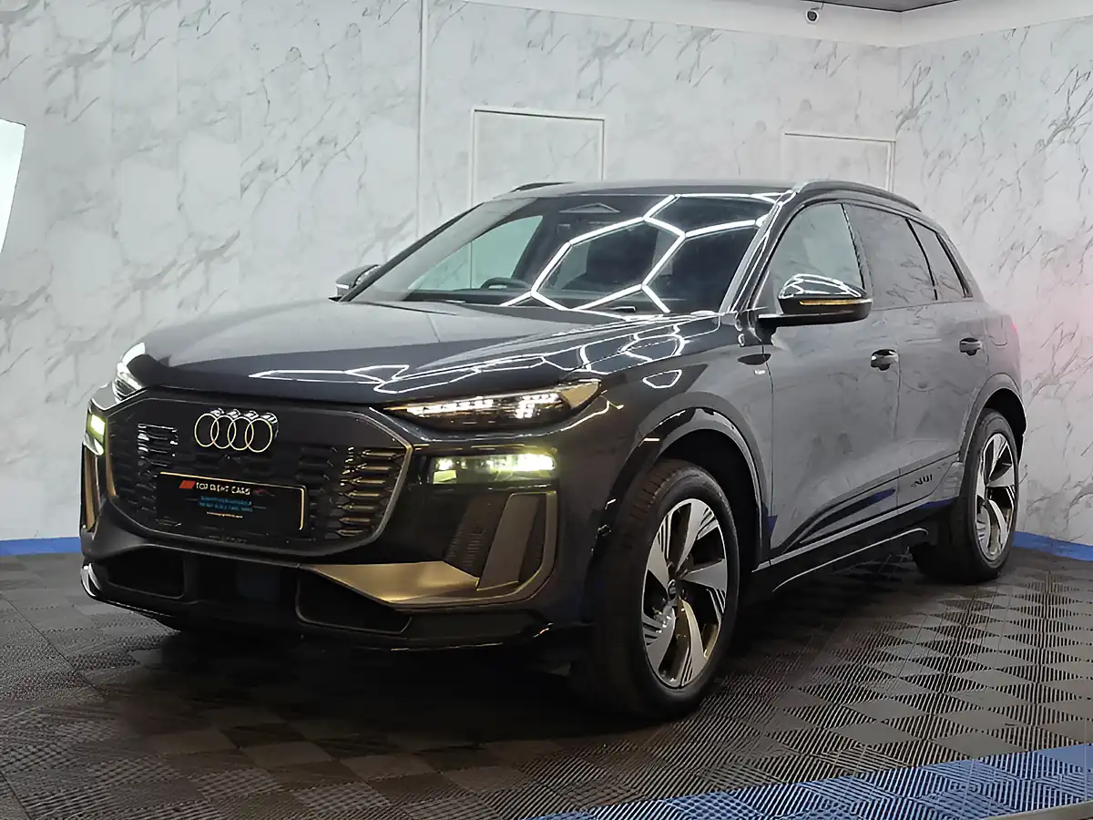 Used 2025 Audi Q6 E-Tron S Line Grey - Interior and Exterior details 5