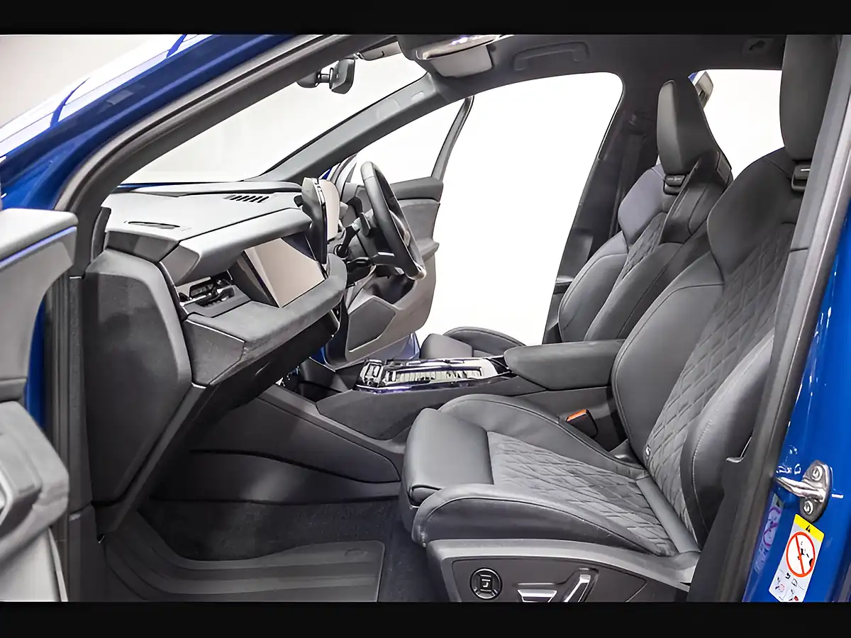 Used 2025 Audi Q6 Performance Edition 1 Blue - Interior and Exterior details 9
