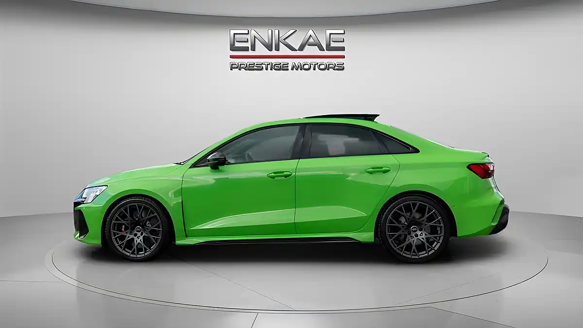 Used 2025 Audi RS3 Carbon Vorsprung Green - Interior and Exterior details 9