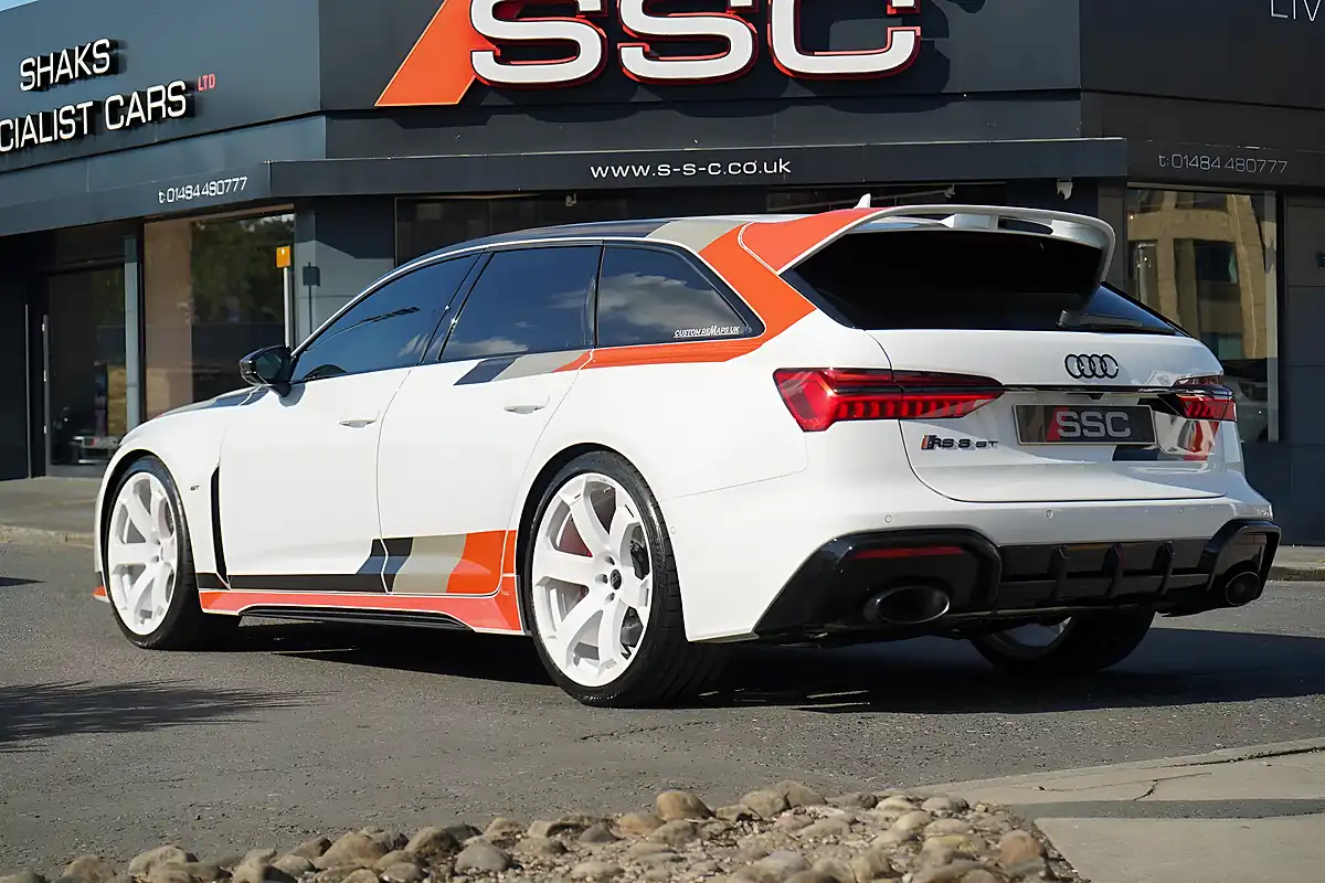 Used 2025 Audi RS6 Avant GT White - Interior and Exterior details 10