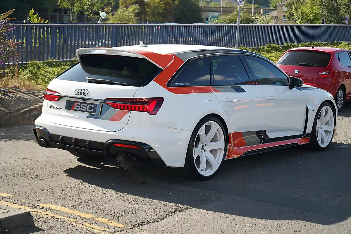 Used 2025 Audi RS6 Avant GT White - Interior and Exterior details 11