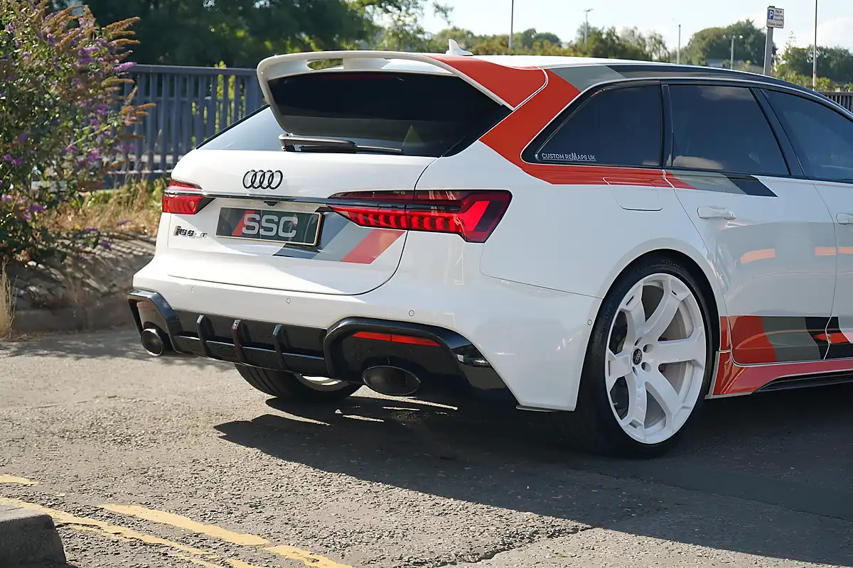 Used 2025 Audi RS6 Avant GT White - Interior and Exterior details 12