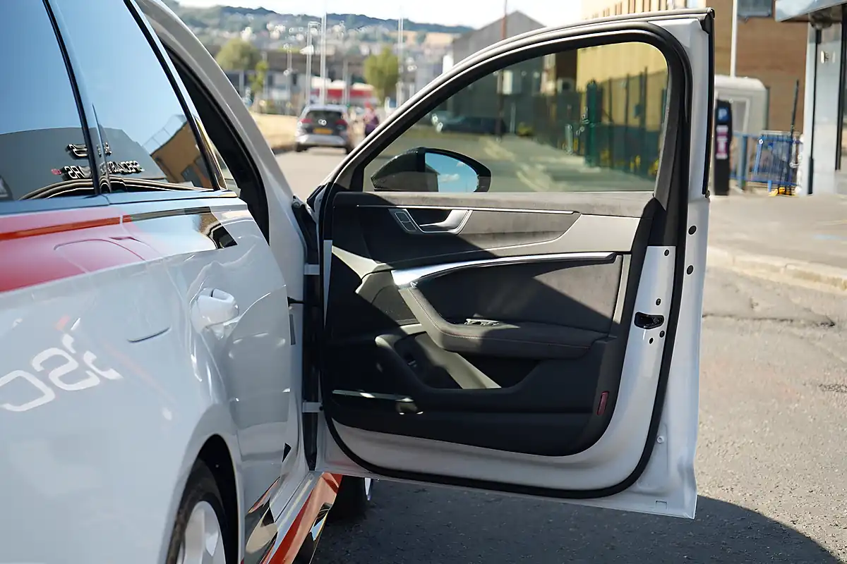 Used 2025 Audi RS6 Avant GT White - Interior and Exterior details 13