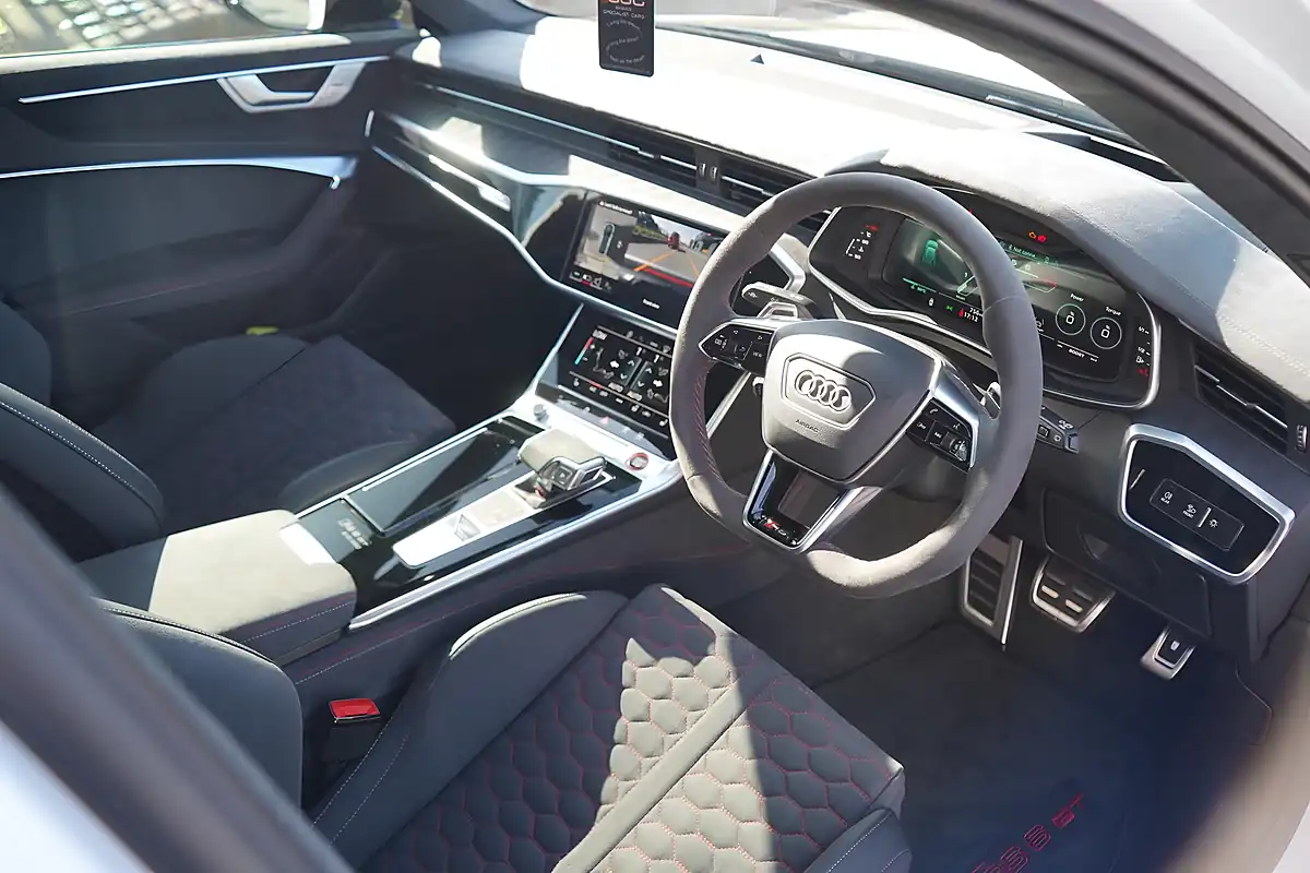 Used 2025 Audi RS6 Avant GT White - Interior and Exterior details 14