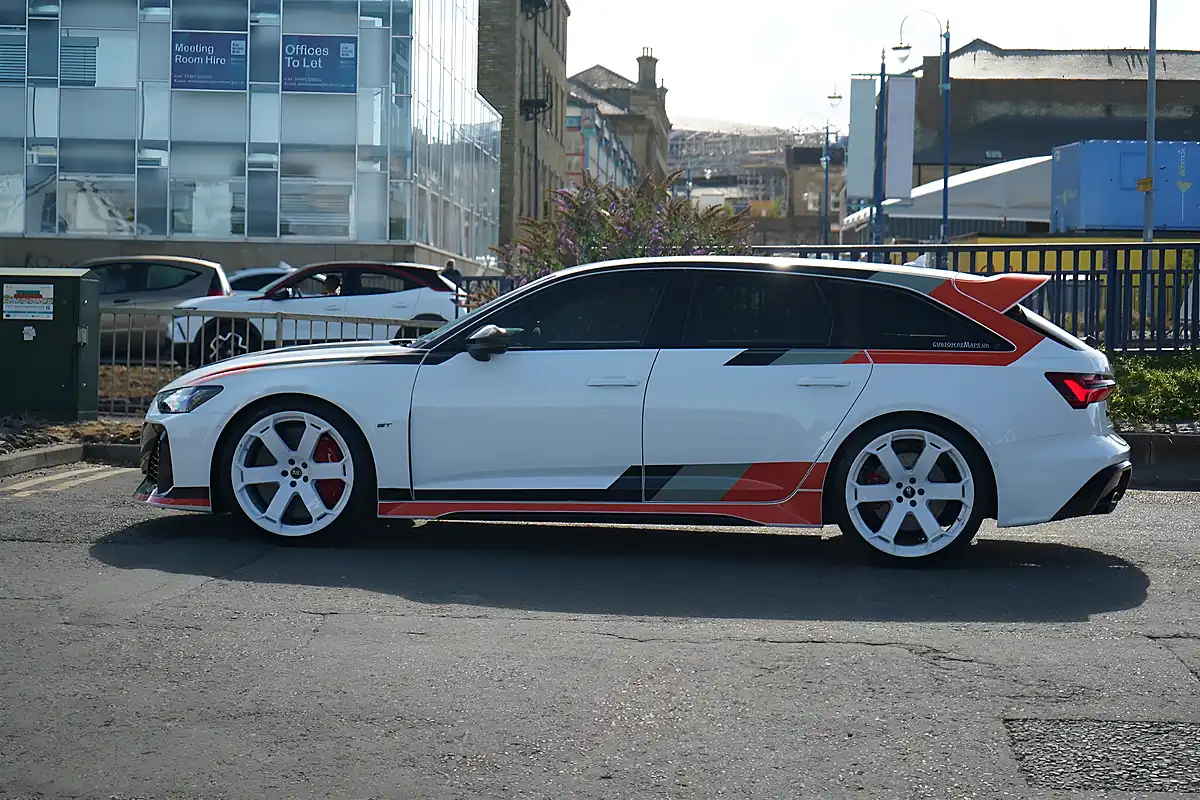 Used 2025 Audi RS6 Avant GT White - Interior and Exterior details 7