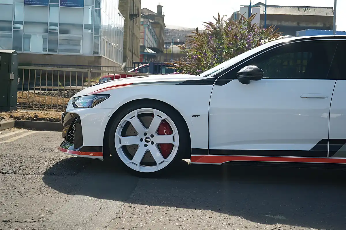 Used 2025 Audi RS6 Avant GT White - Interior and Exterior details 8