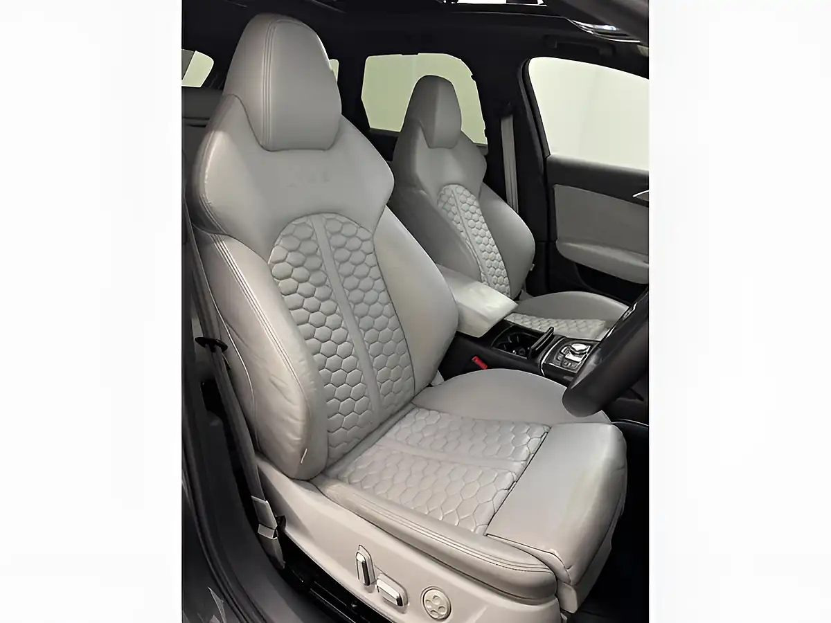 Used 2025 Audi RS6 Avant - Interior and Exterior details 10