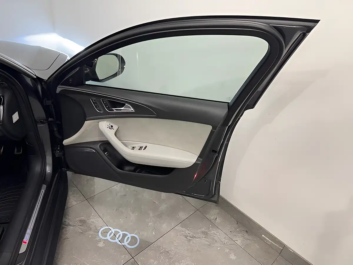Used 2025 Audi RS6 Avant - Interior and Exterior details 11