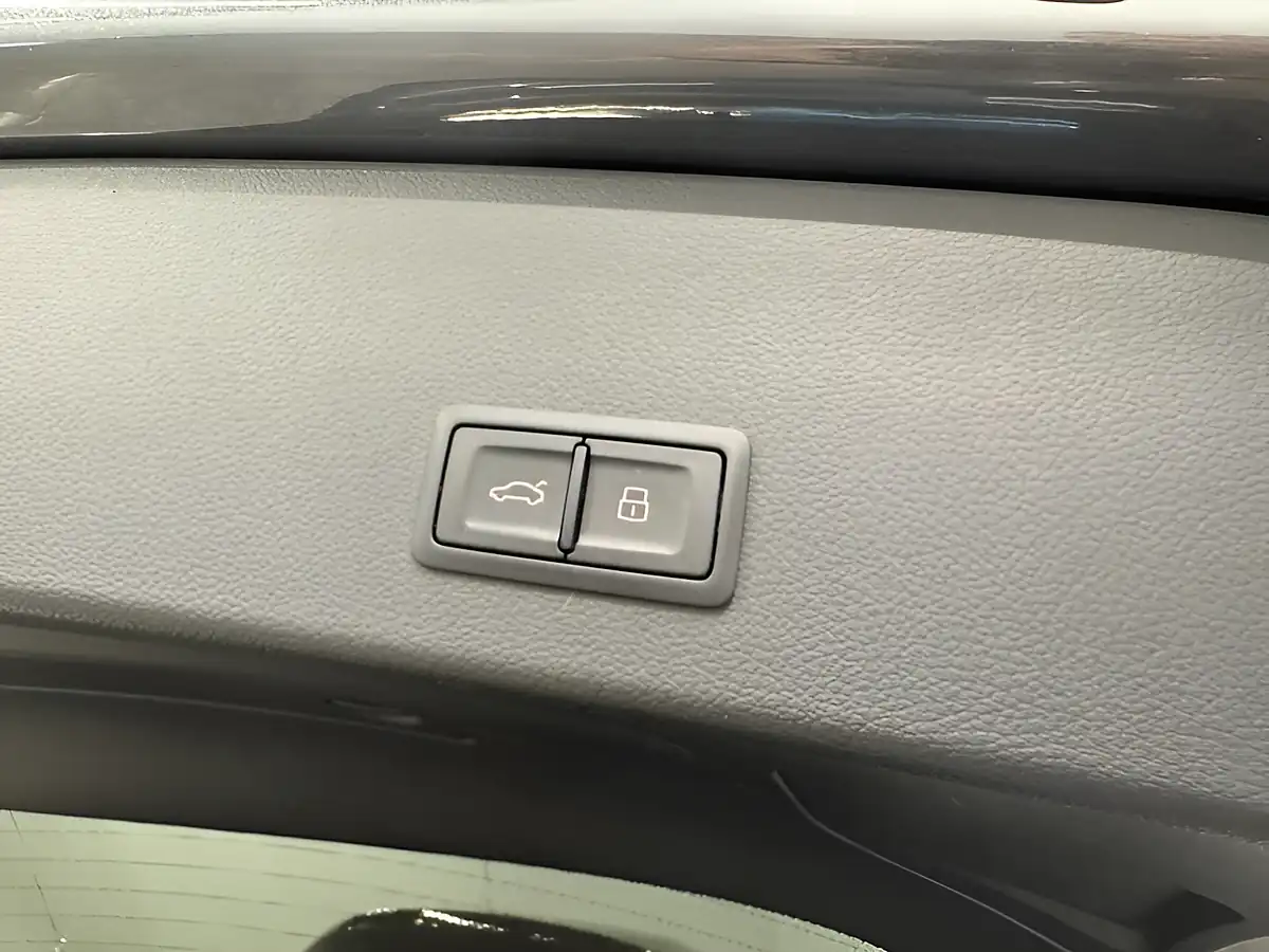 Used 2025 Audi RS6 Avant - Interior and Exterior details 15