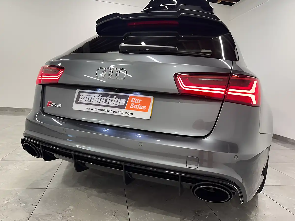 Used 2025 Audi RS6 Avant - Interior and Exterior details 9