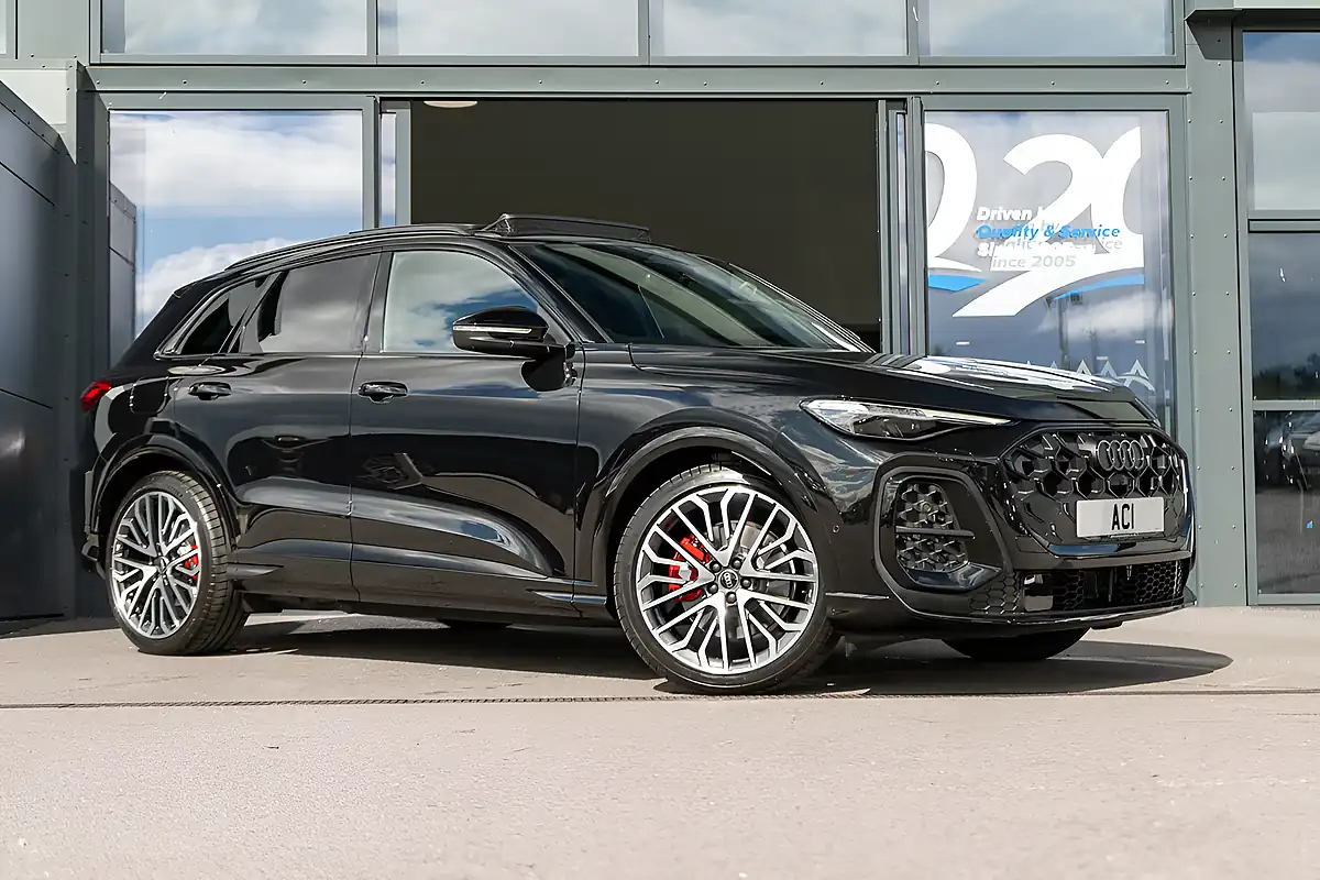 Used 2025 Audi SQ5 S Edition 1 Black - Front View