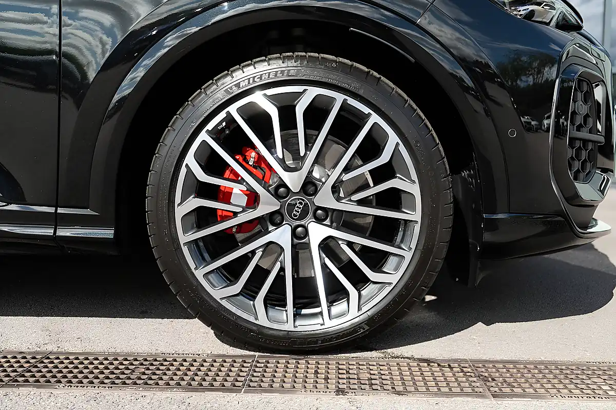 Used 2025 Audi SQ5 S Edition 1 Black - Interior and Exterior details 11