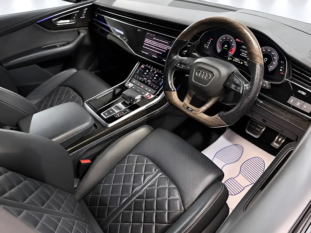 Used 2025 Audi Sq7 Vorsprung Black - Interior and Exterior details 10