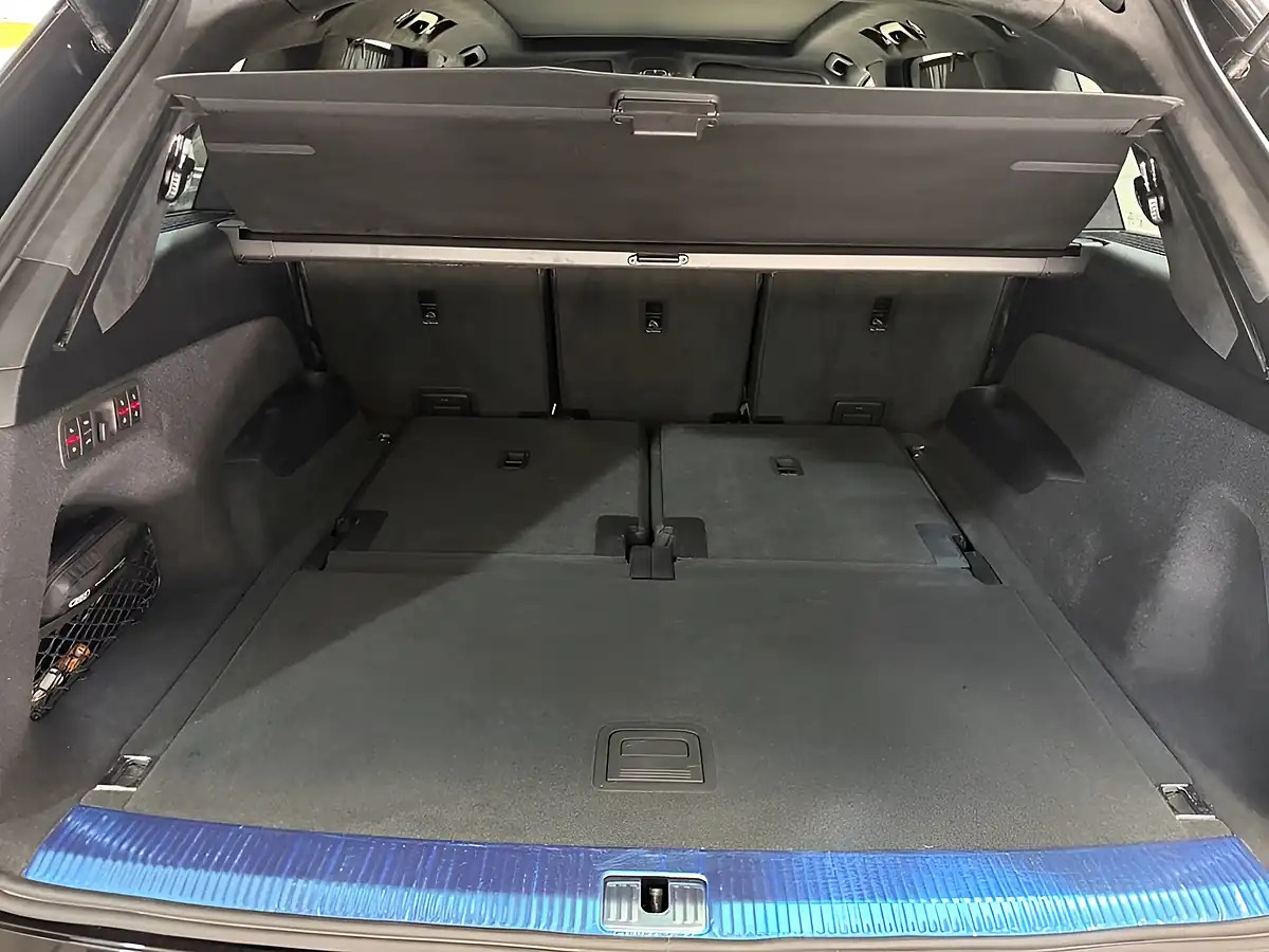 Used 2025 Audi Sq7 Vorsprung Black - Interior and Exterior details 14