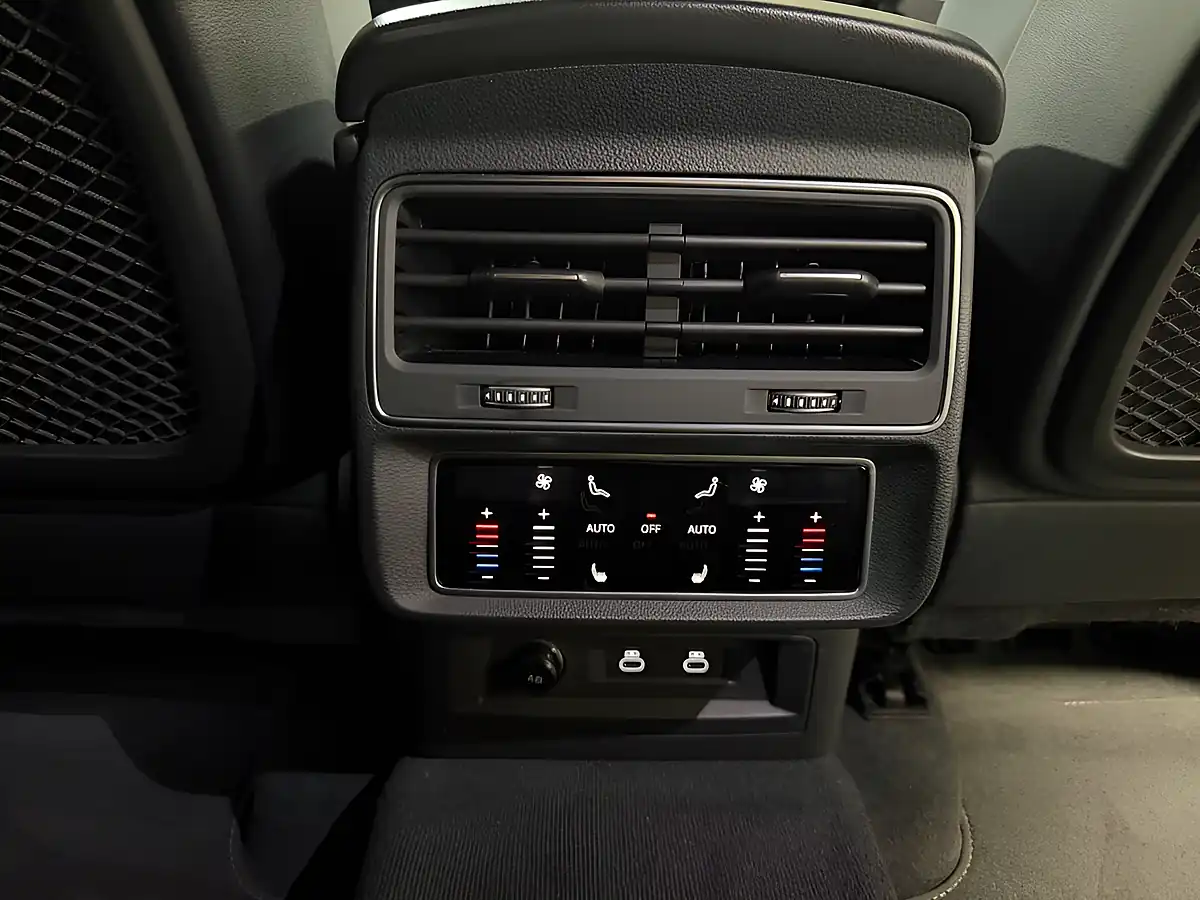Used 2025 Audi Sq7 Vorsprung Black - Interior and Exterior details 19