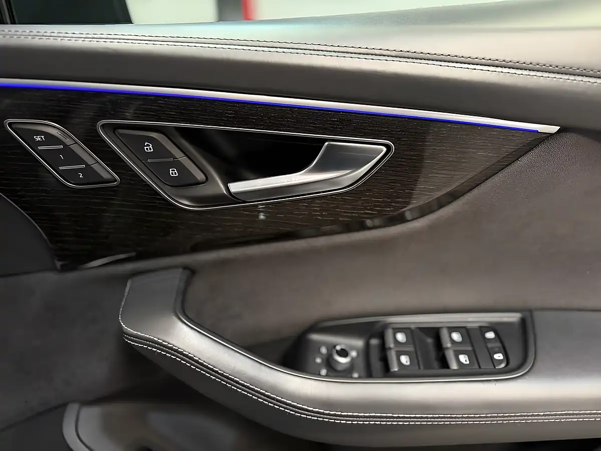 Used 2025 Audi Sq7 Vorsprung Black - Interior and Exterior details 20