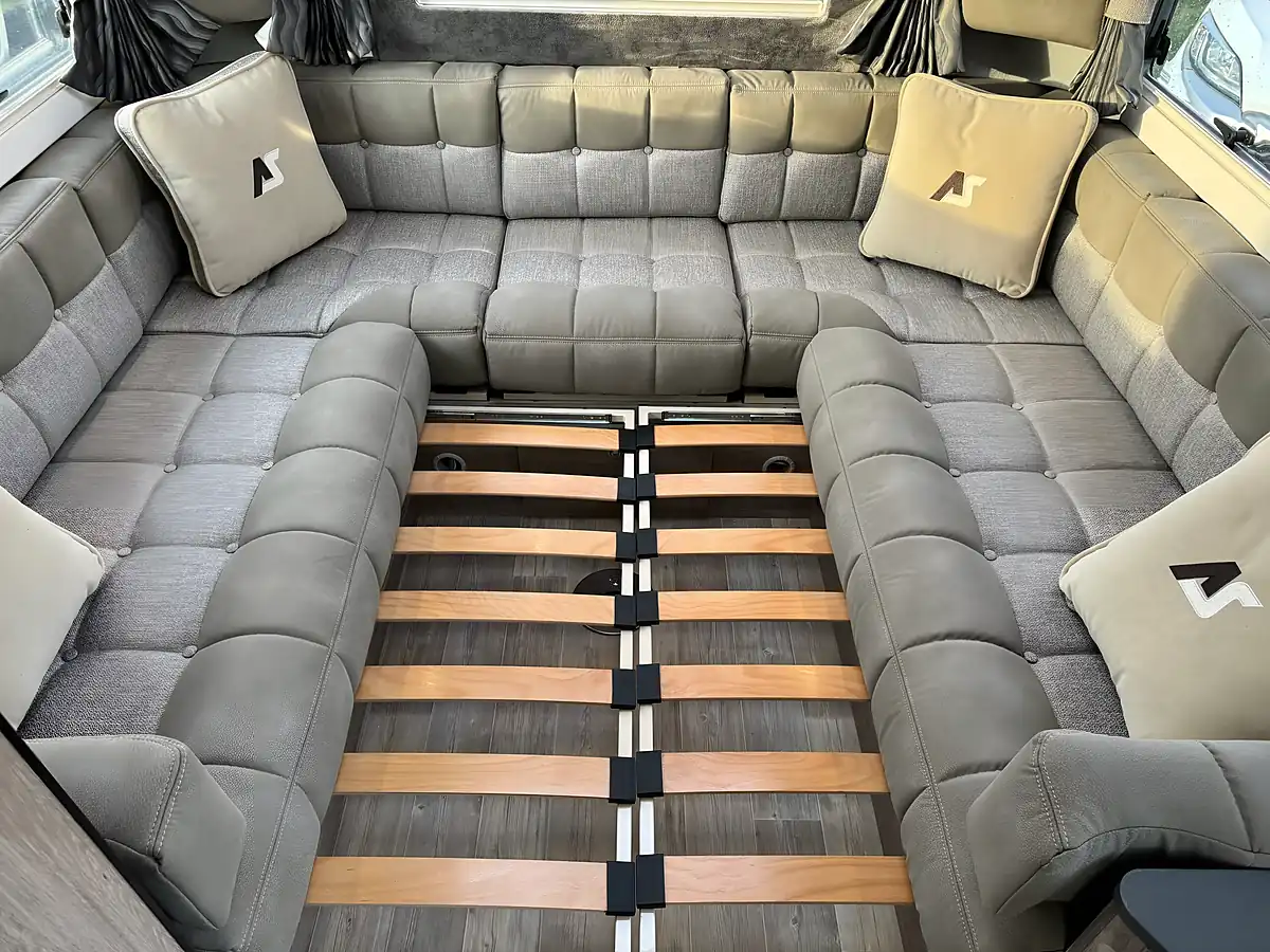 Used 2025 Auto-Sleepers Broadway El - Interior and Exterior details 15