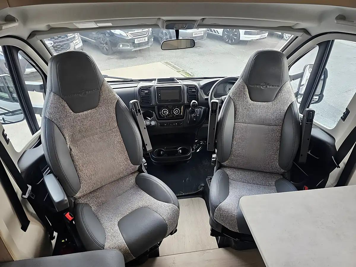 Used 2025 Auto-Trail Expedition C71 Grey - Interior and Exterior details 19