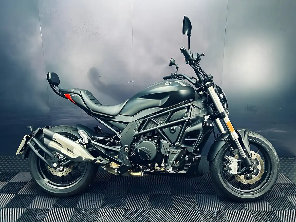 Used 2025 Benelli 502 C Black - Interior and Exterior details 2