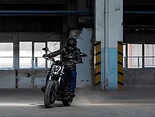 Used 2025 Benelli 502C - Interior and Exterior details 18
