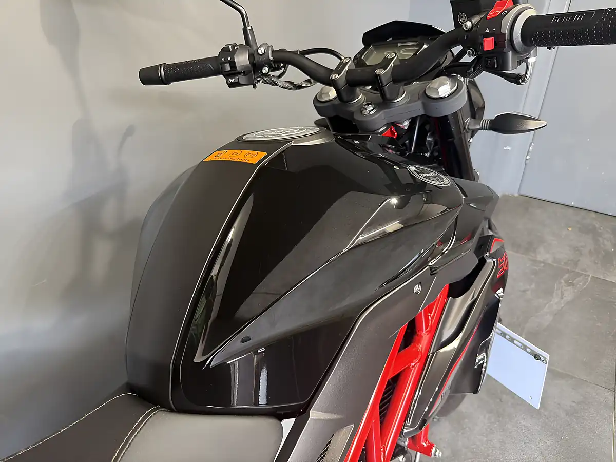 Used 2025 Benelli Bn 125 Black - Interior and Exterior details 7