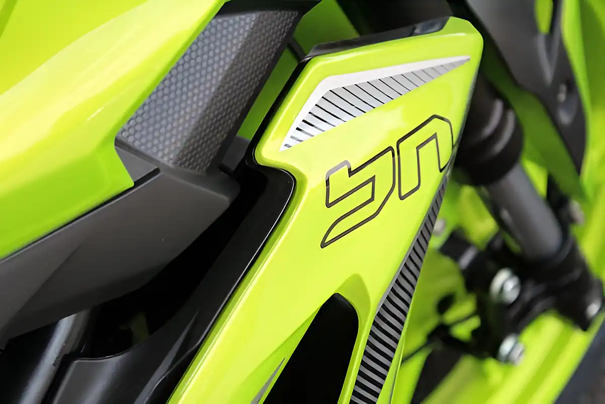 Used 2025 Benelli Bn Green/Green - Interior and Exterior details 15