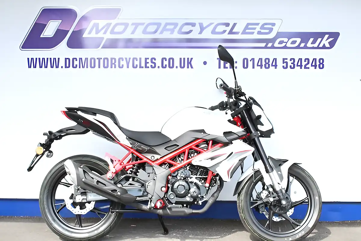 Used 2025 Benelli Bn Green/Green - Interior and Exterior details 3