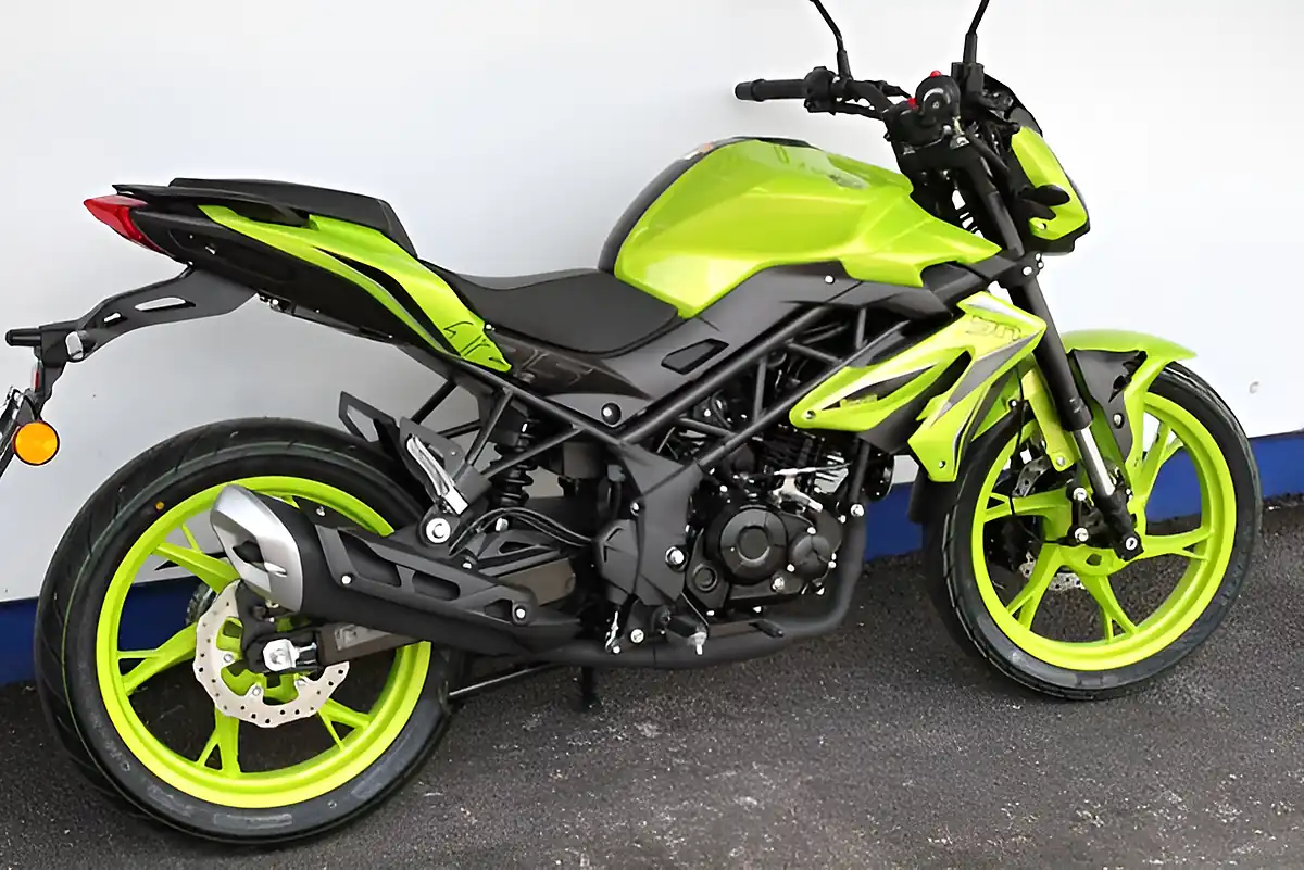 Used 2025 Benelli Bn Green/Green - Interior and Exterior details 7
